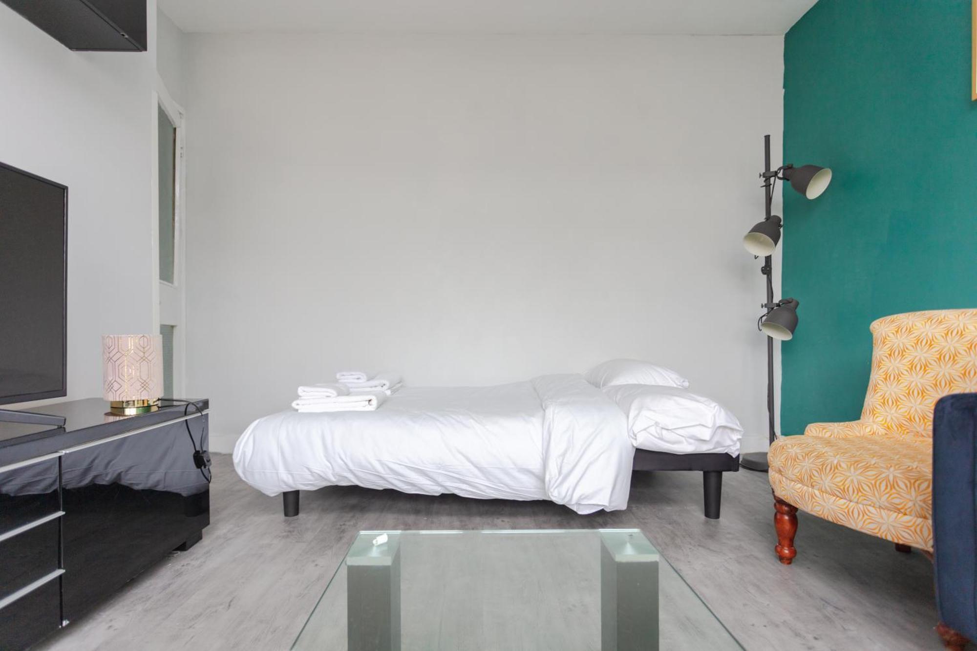 Spacious 3 Bedroom Flat In The Heart Of Shoreditch Лондон Екстериор снимка