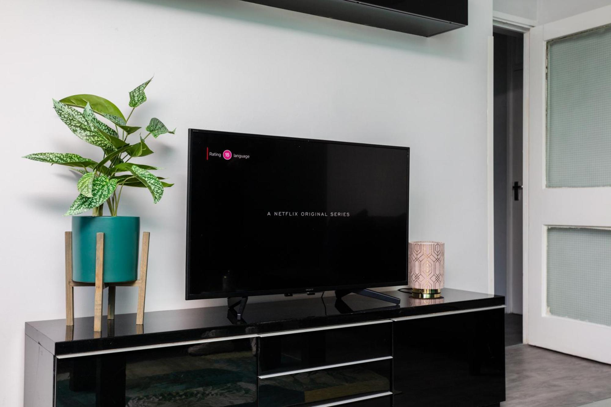 Spacious 3 Bedroom Flat In The Heart Of Shoreditch Лондон Екстериор снимка